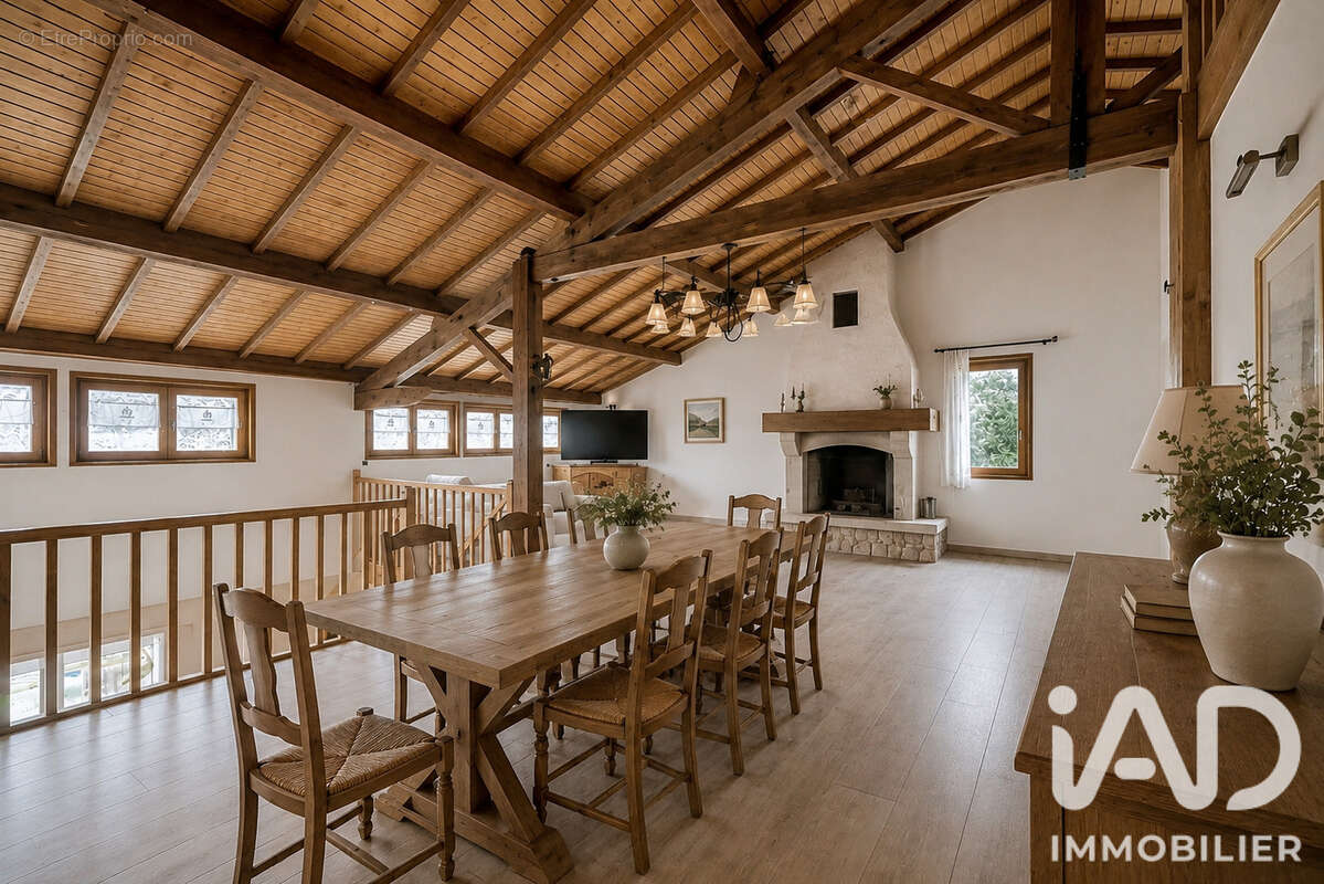 Maison 167 m² à Bas-En-Basset  - photo 2
