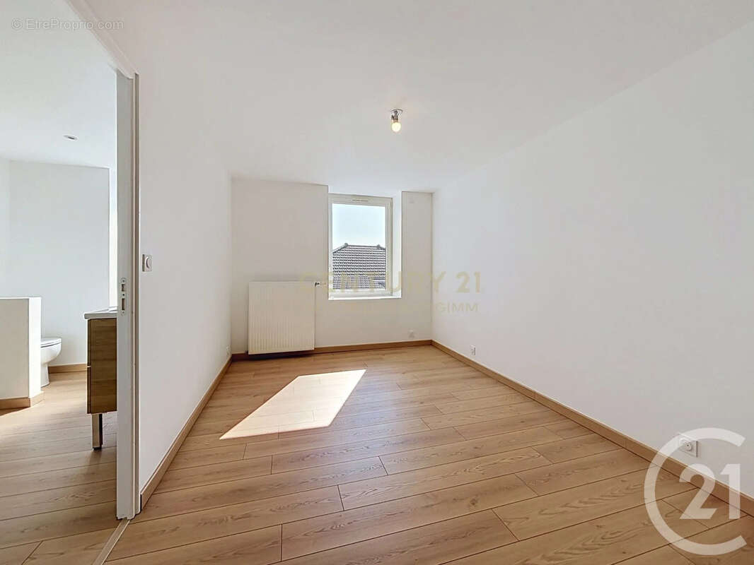 Maison 111 m² à Bourgoin-Jallieu  - photo 9