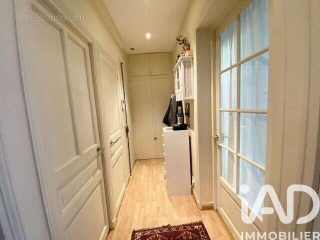 Photo 5 - Appartement à LA GARENNE-COLOMBES