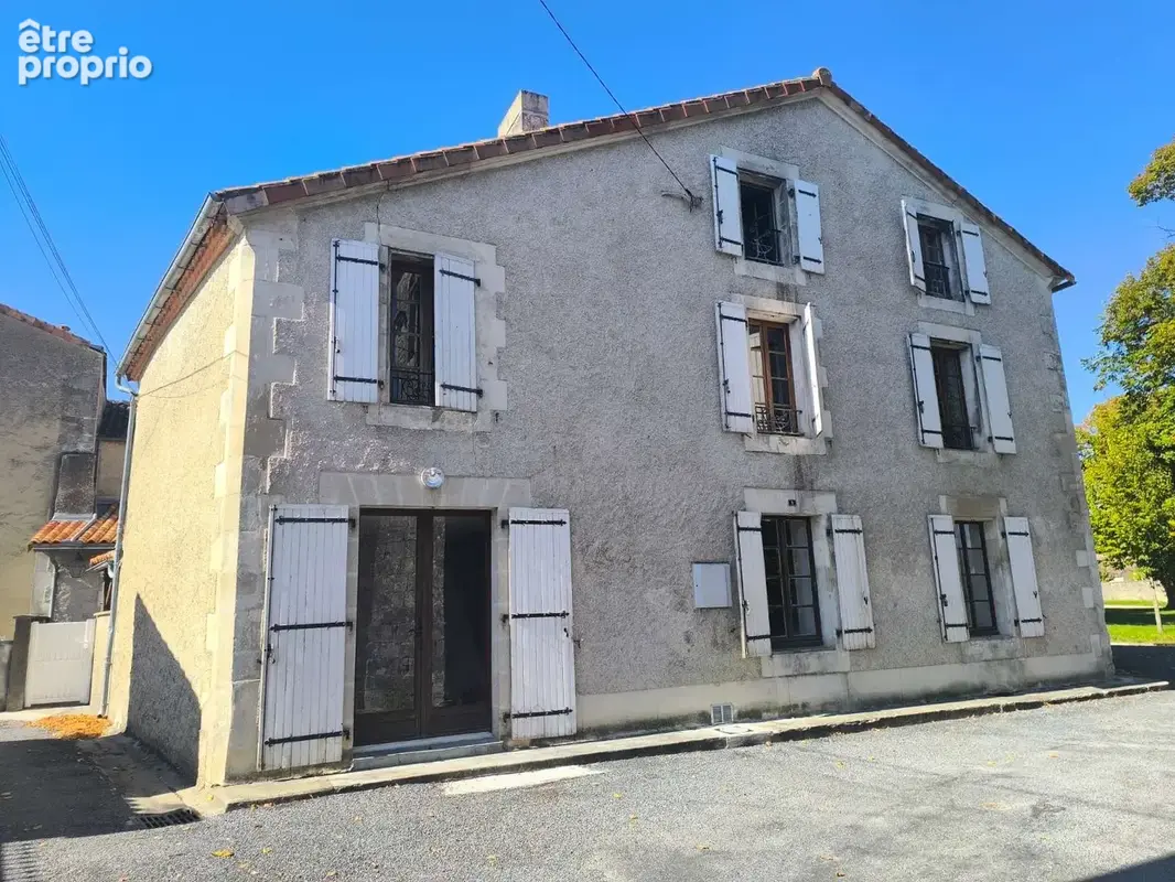 Maison à HIERSAC