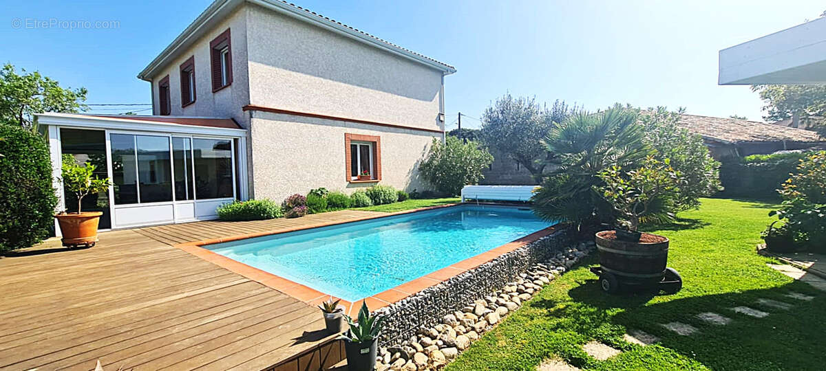 Belle maison T5 140 m2 habitables avec Piscine, Véranda et Double Garage-Proche Commodités et Gare - photo 2