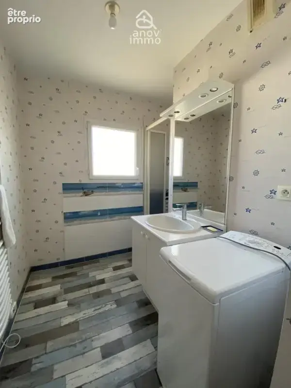 Appartement T3 avec terrasse, cave et parking proche plage e - photo 15