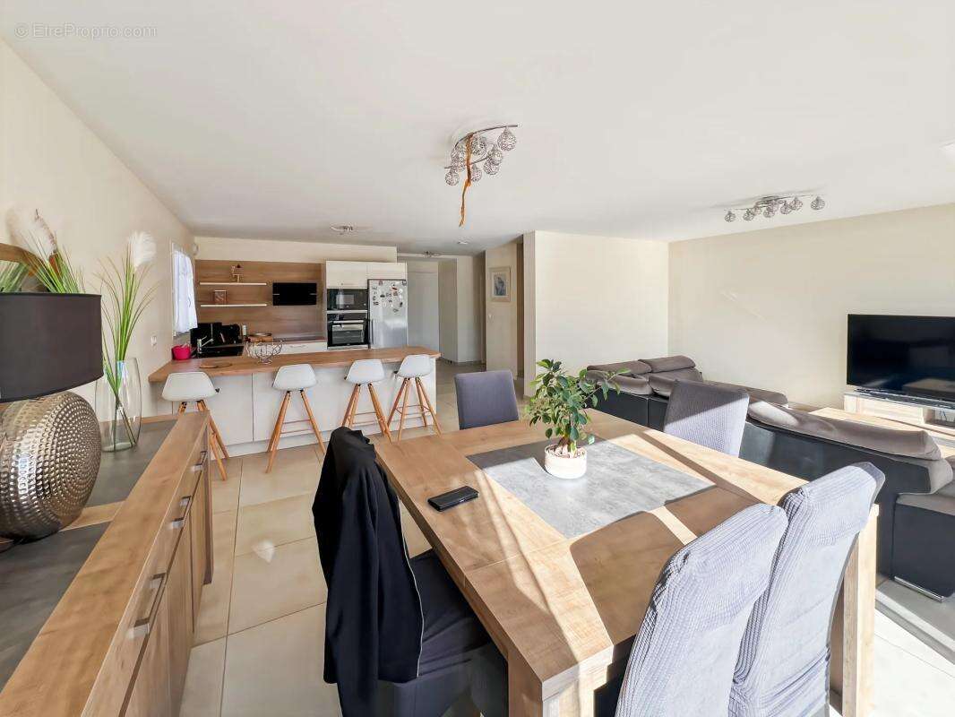 Maison à VINON-SUR-VERDON