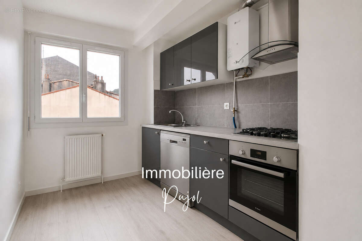 Appartement à MARSEILLE-5E