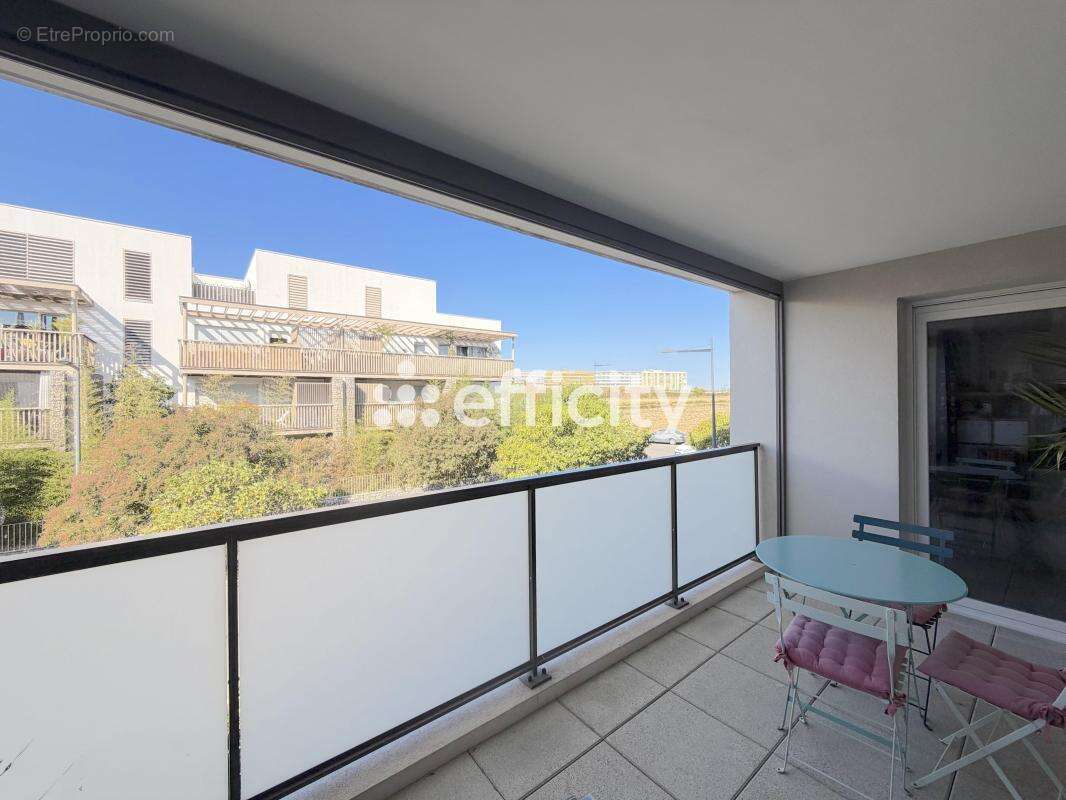 Appartement à LATTES