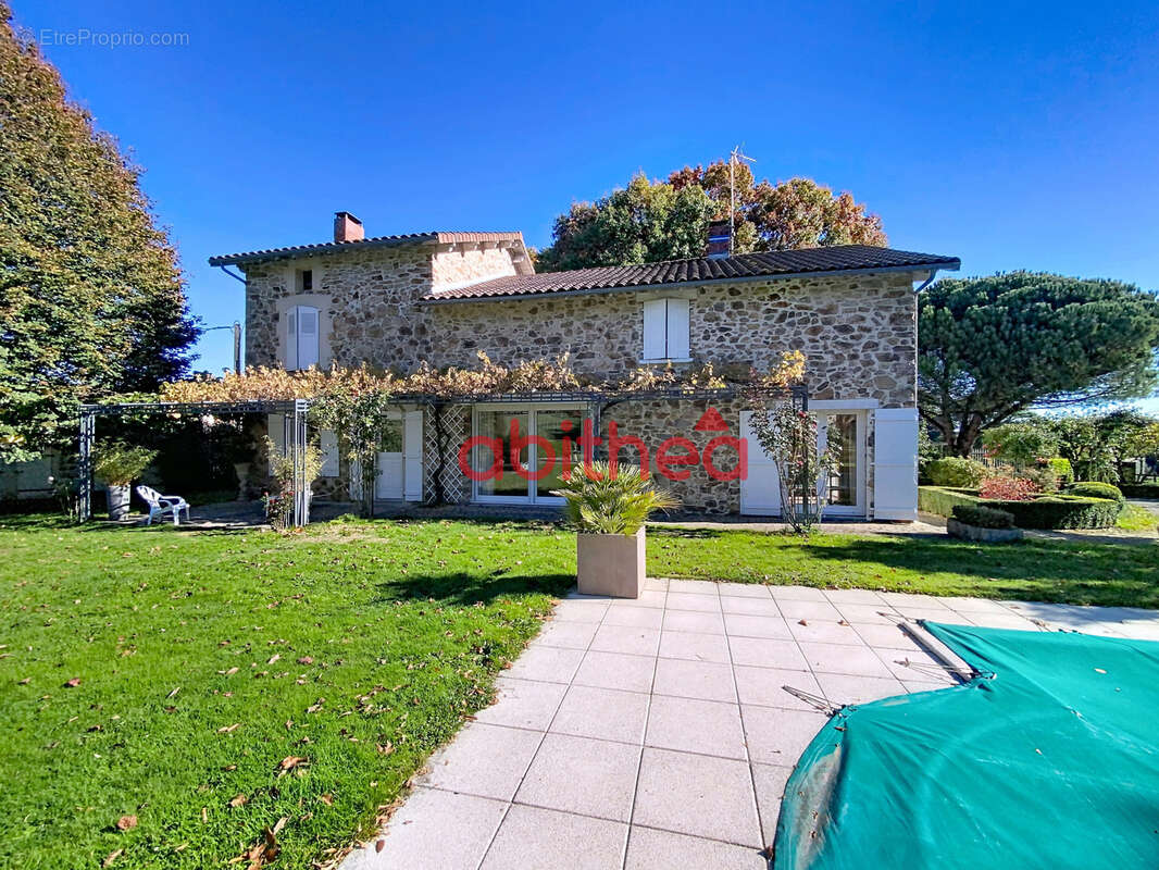 Maison à CHAPTELAT