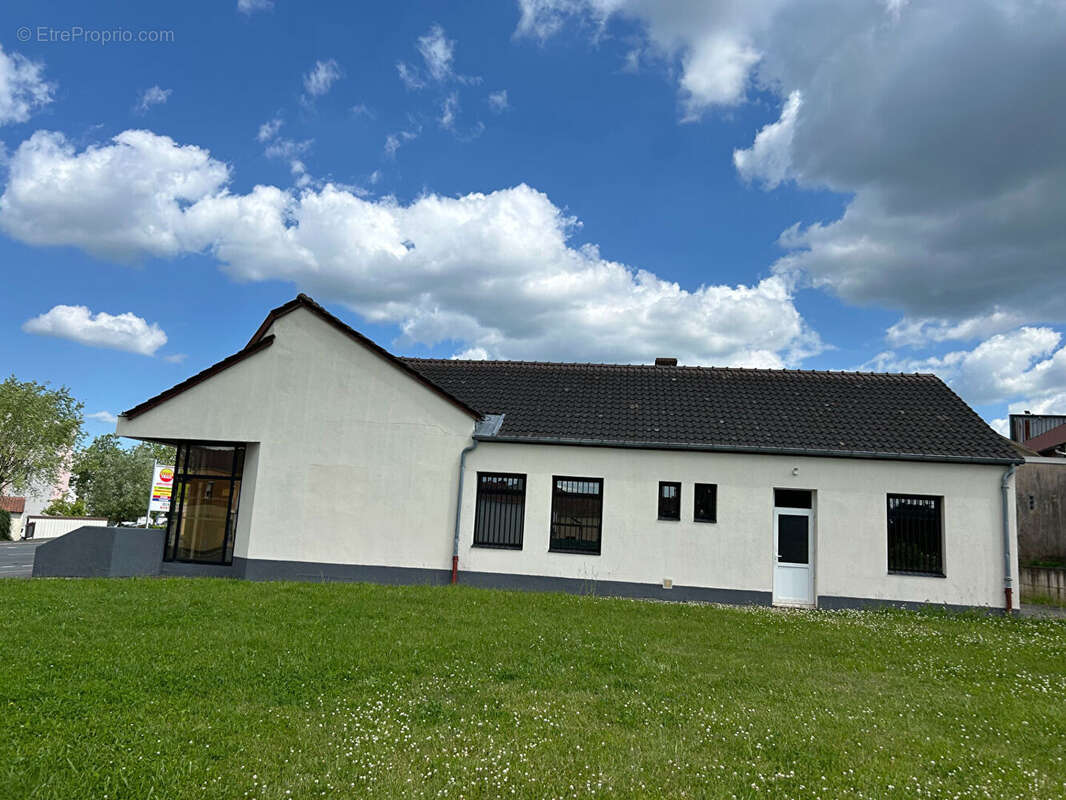 Commerce à MONTCEAU-LES-MINES