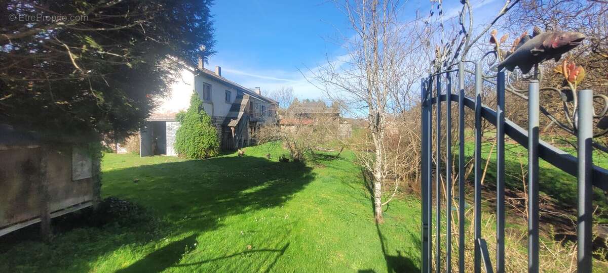 Appartement 165 m² à Villac  - photo 11