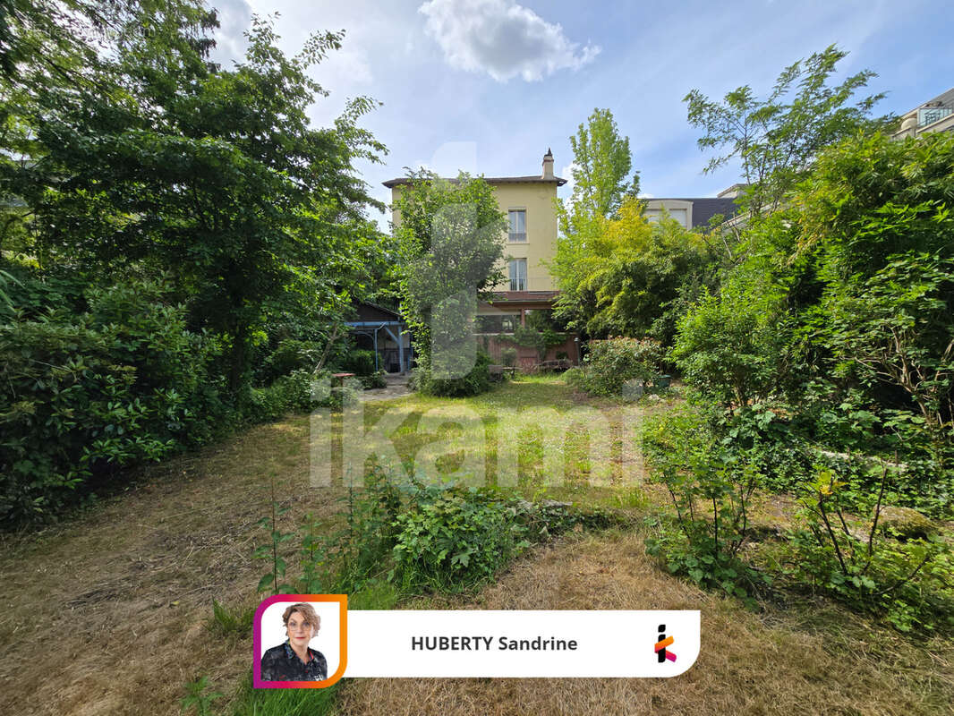 Livry Gargan, secteur Jacob grande maison de 220 m2 idéal artisan ou profession libérale - photo 22