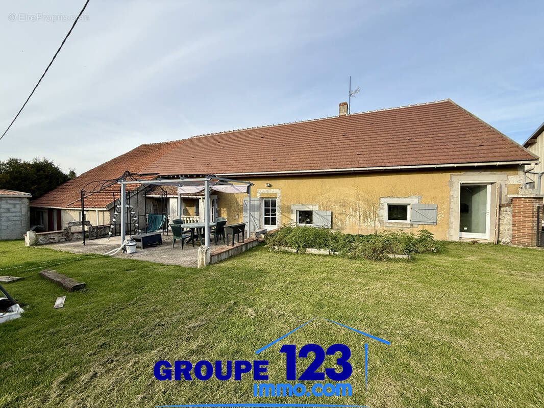 Maison à OUANNE