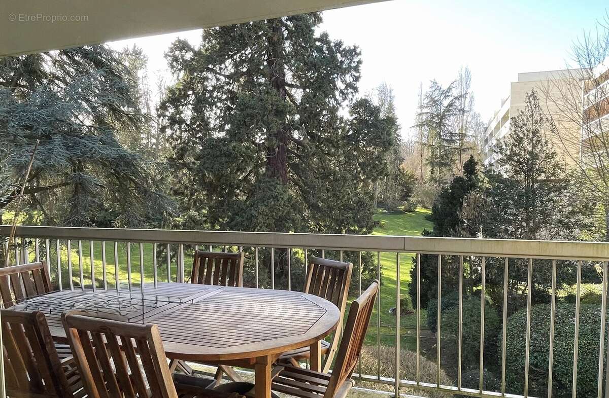 Appartement à VILLE-D'AVRAY