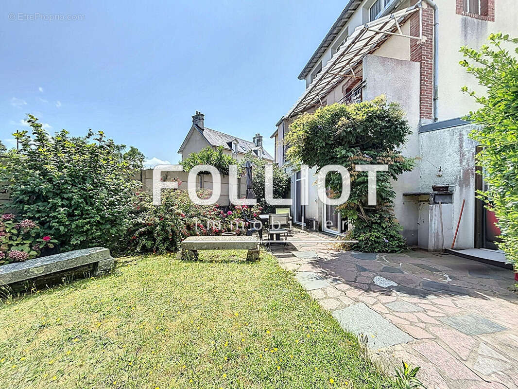 Maison à SAINT-PAIR-SUR-MER