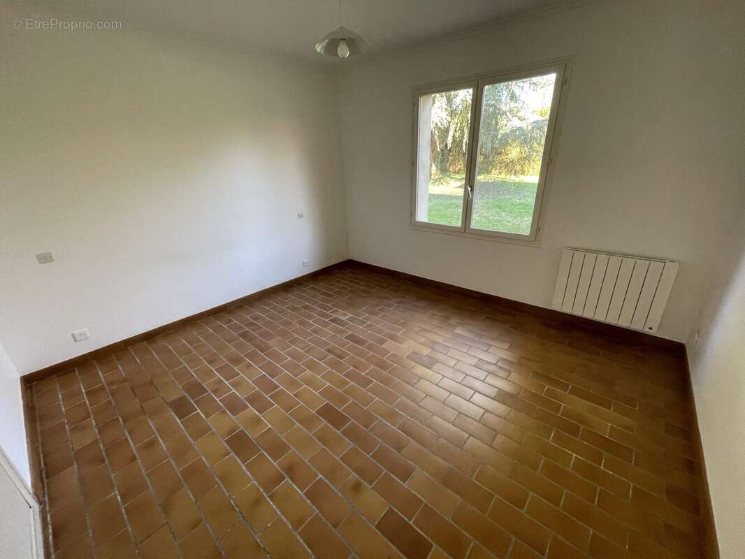 Maison à BONNES