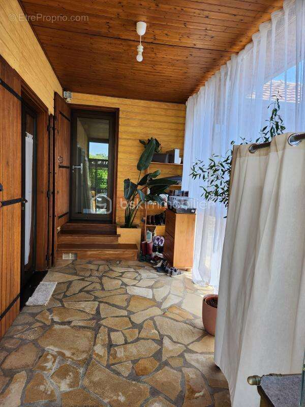 Maison à ROUILLE