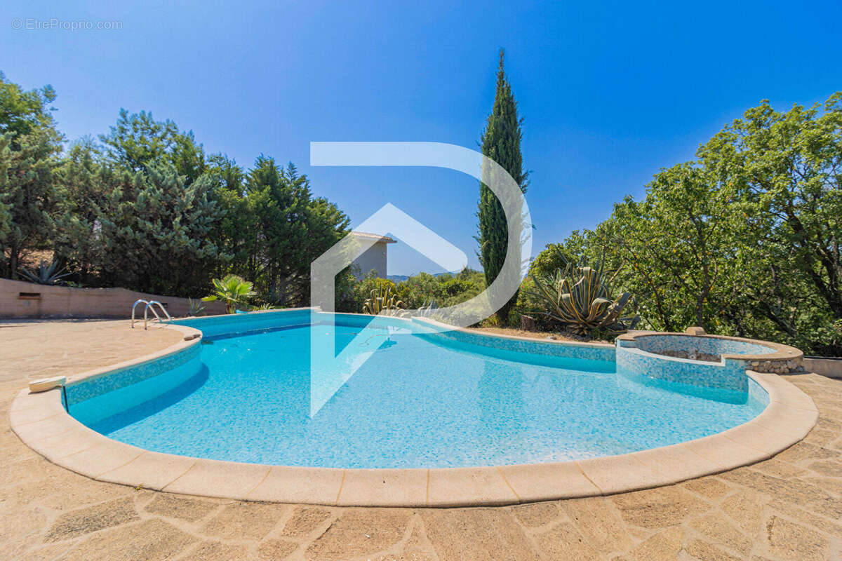 Maison à GRIMAUD