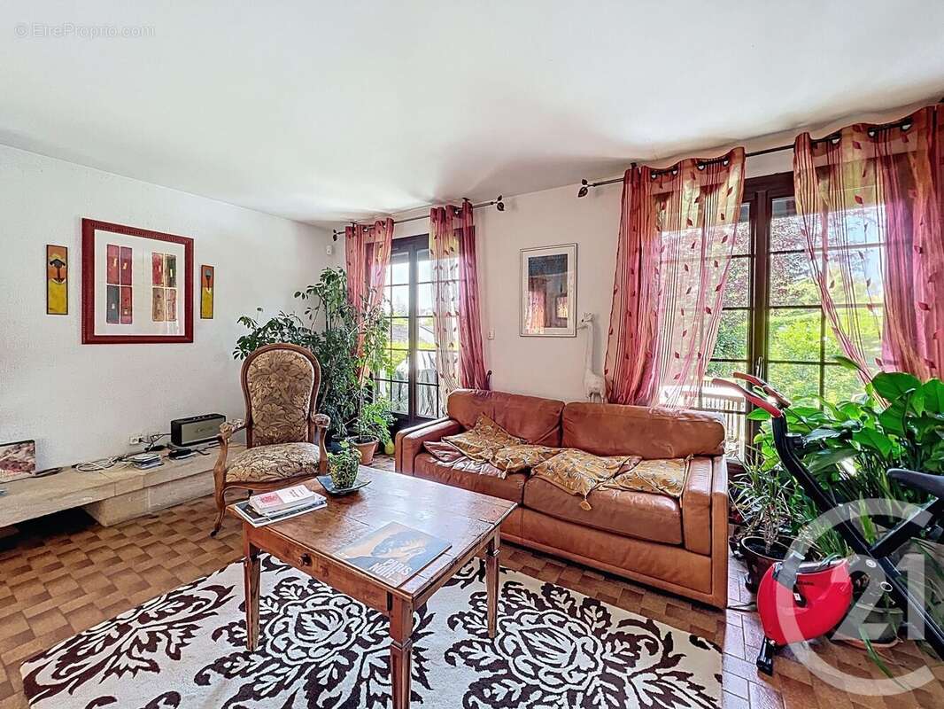 Maison à HAUTEVILLE-LES-DIJON