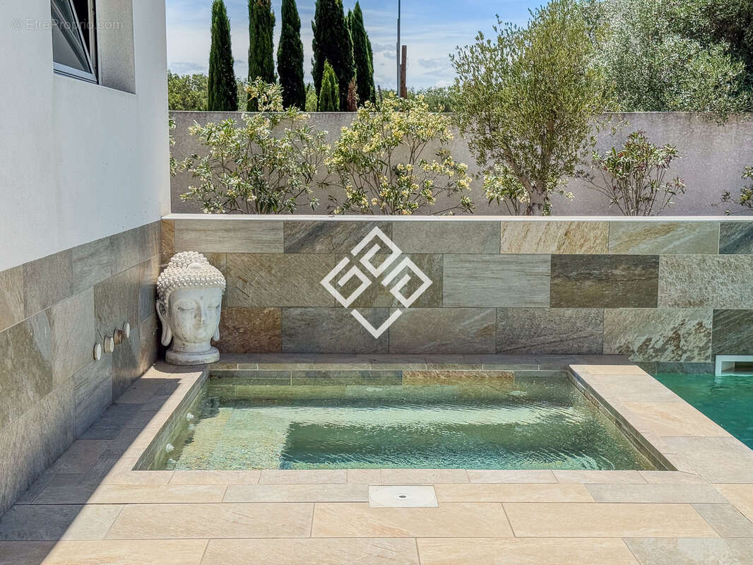 LUCIE - Villa de Standing avec Piscine, Jacuzzi, Pool House & Dépendances - photo 19