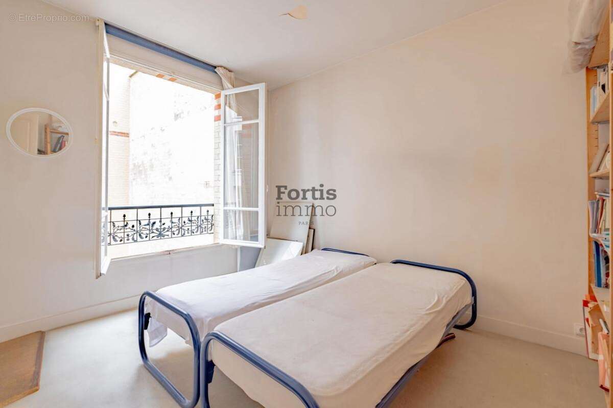Appartement à PARIS-11E