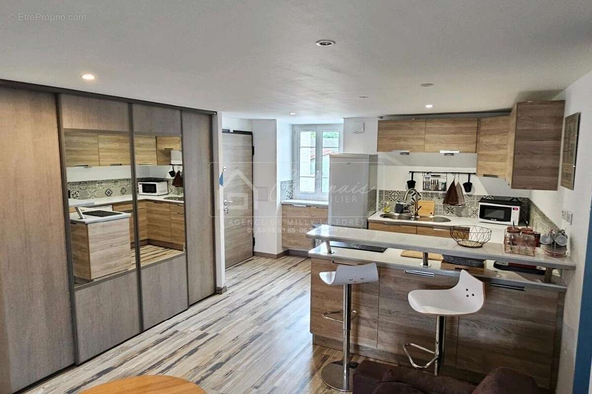 Appartement à SAULX-LES-CHARTREUX