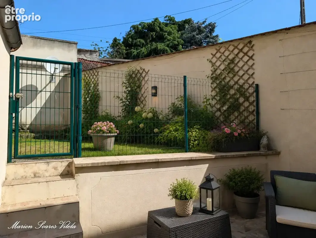Immeuble- Local + beau duplex avec extérieur-CHAUMES-EN-BRIE centre - photo 2