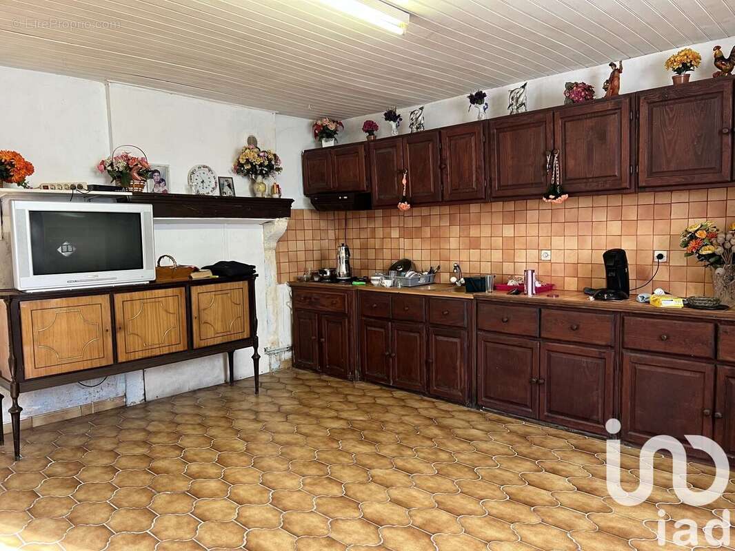 Maison 142 m² à Chirac  - photo 3
