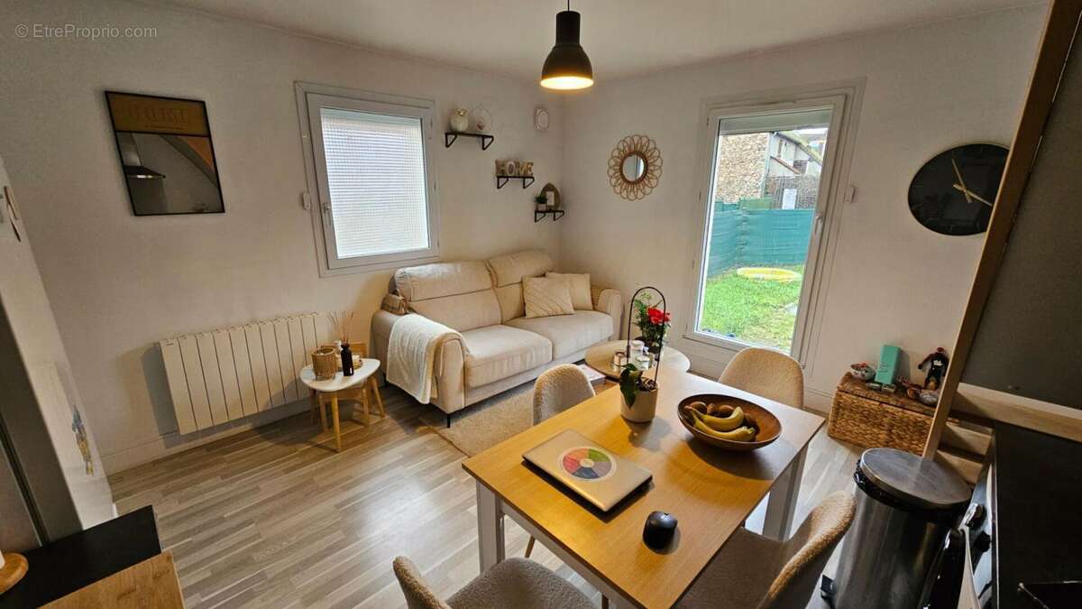 Appartement à CONDE-SUR-VESGRE
