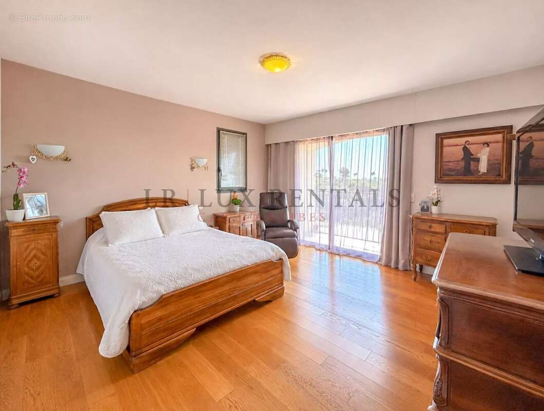 Un Havre de Paix aux Brusquets – Propriété de Prestige avec Piscine sur 19 772 m² de Nature - photo 7