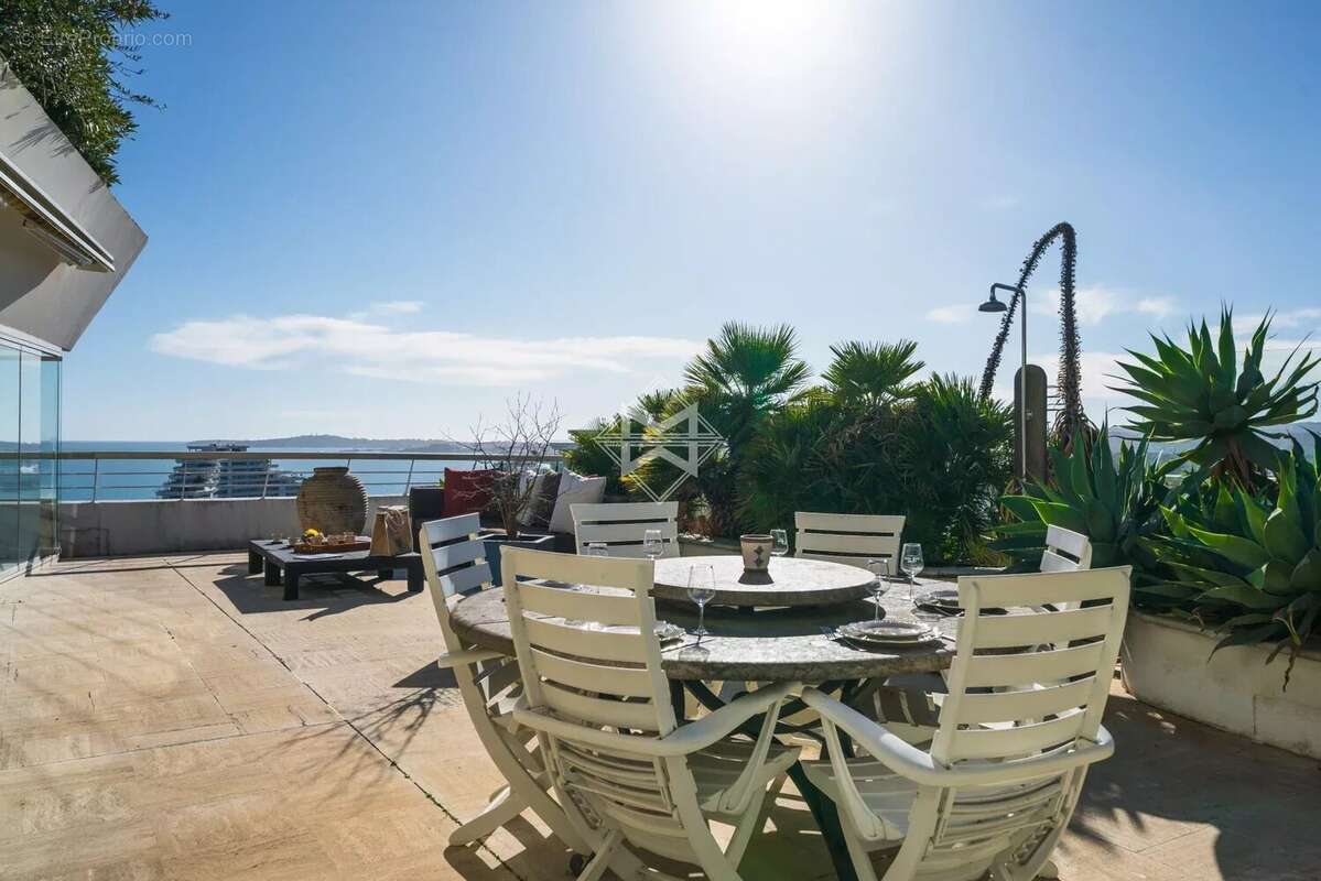 Appartement à VILLENEUVE-LOUBET