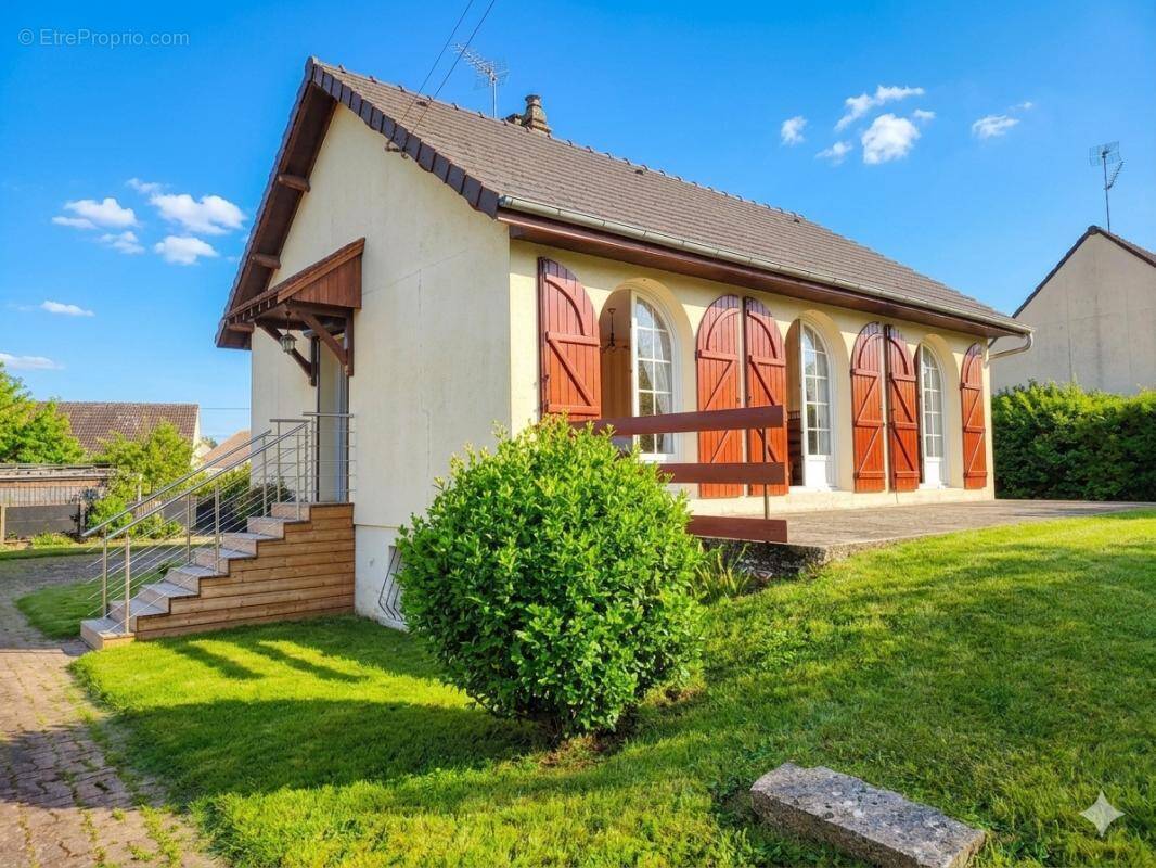 Maison à AUNEAU