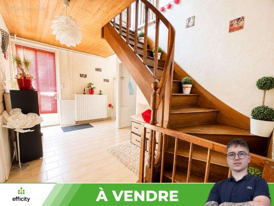 Maison 151 m² à Monts-Sur-Guesnes  - photo 16