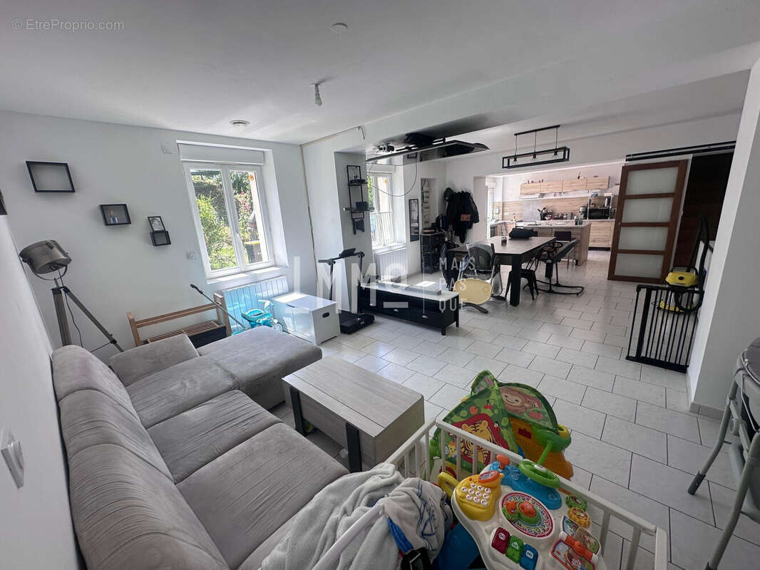 Maison à VERNEIL-LE-CHETIF