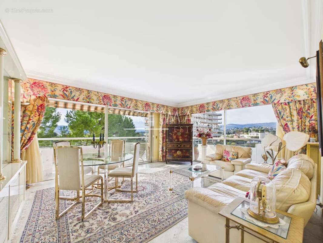 Appartement à LE CANNET