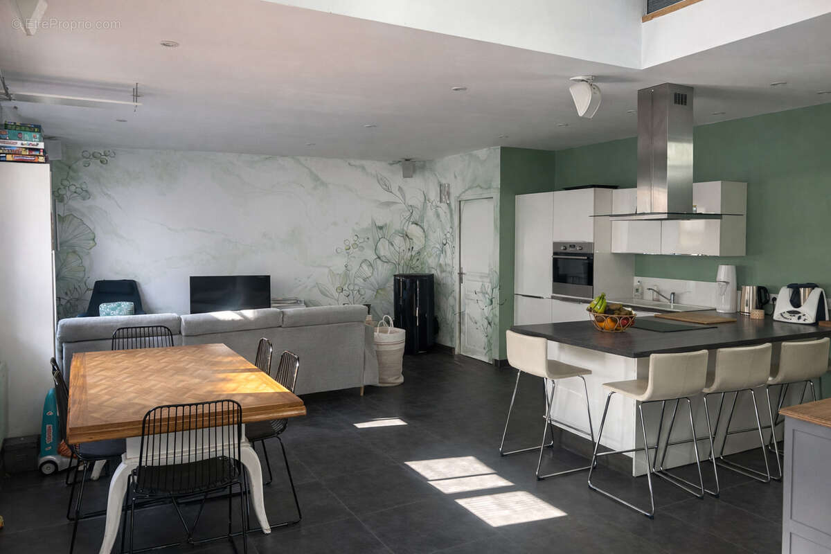 Appartement à SAINT-ETIENNE