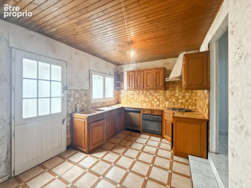  À VENDRE – Maison à rénover avec fort potentiel  - photo 5