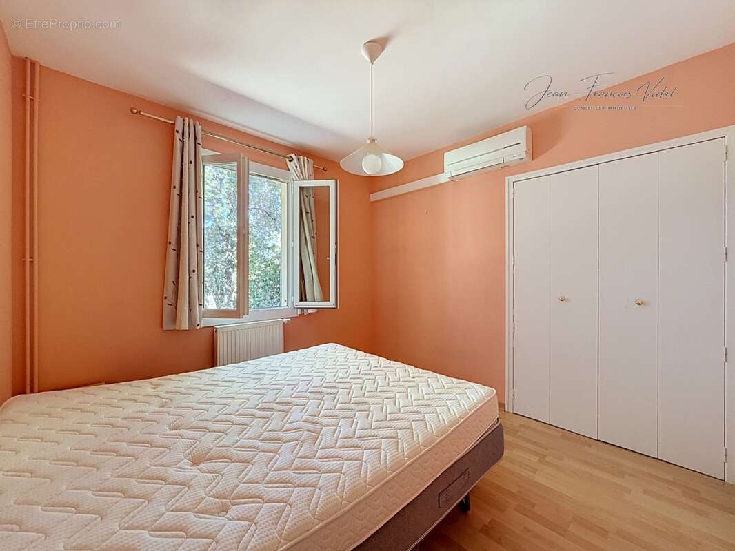 Bouchet – Maison de plain-pied avec piscine chauffée, spa et 2 garages - photo 10