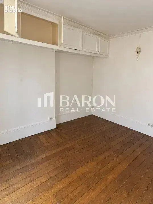 Paris xviiᵉ - 23 m² à rafraîchir  - batignolles épinettes - photo 2