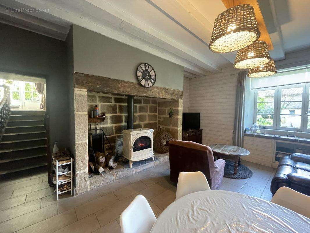 Maison à HAUTEFAGE