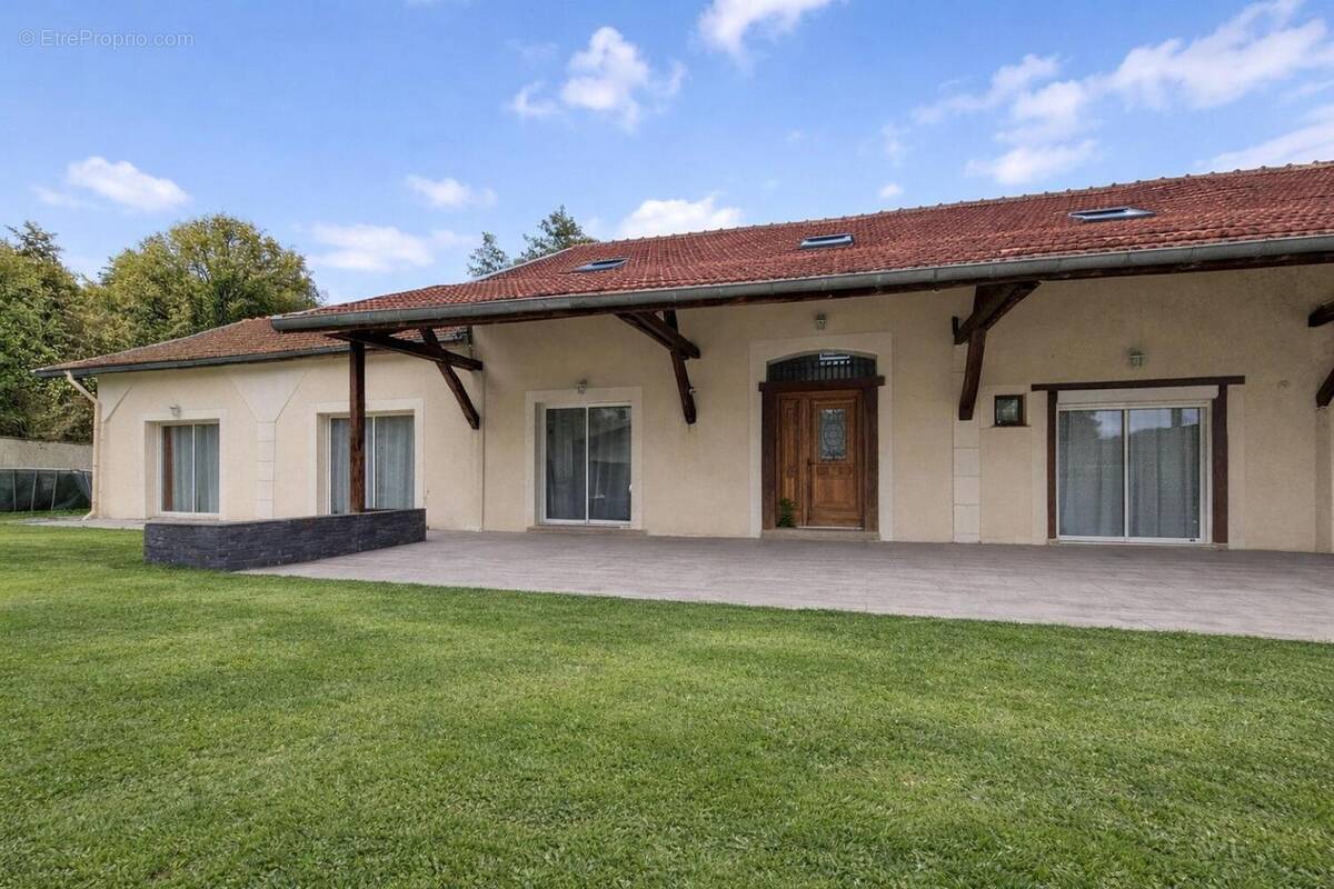 Photo 1 - Maison à ROMILLY-SUR-SEINE