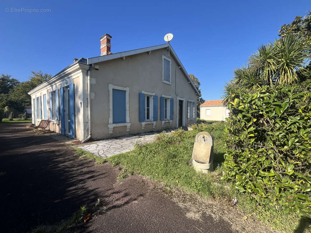 Maison à LES MATHES