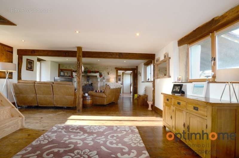 Maison à MAUPREVOIR