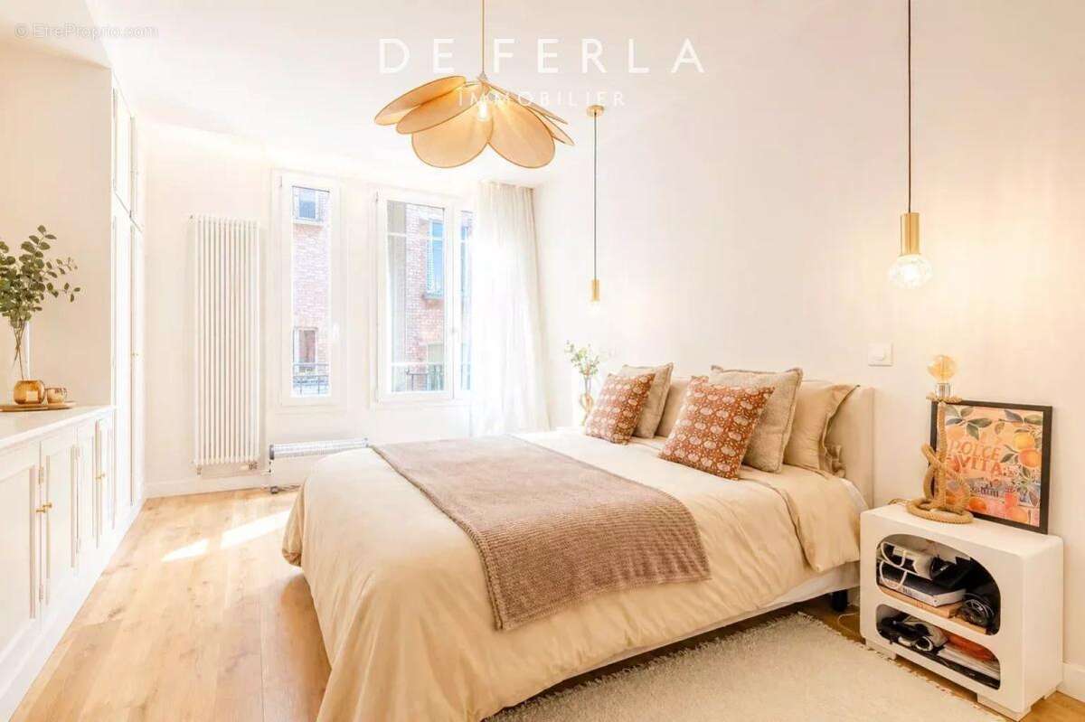 Appartement à PARIS-16E