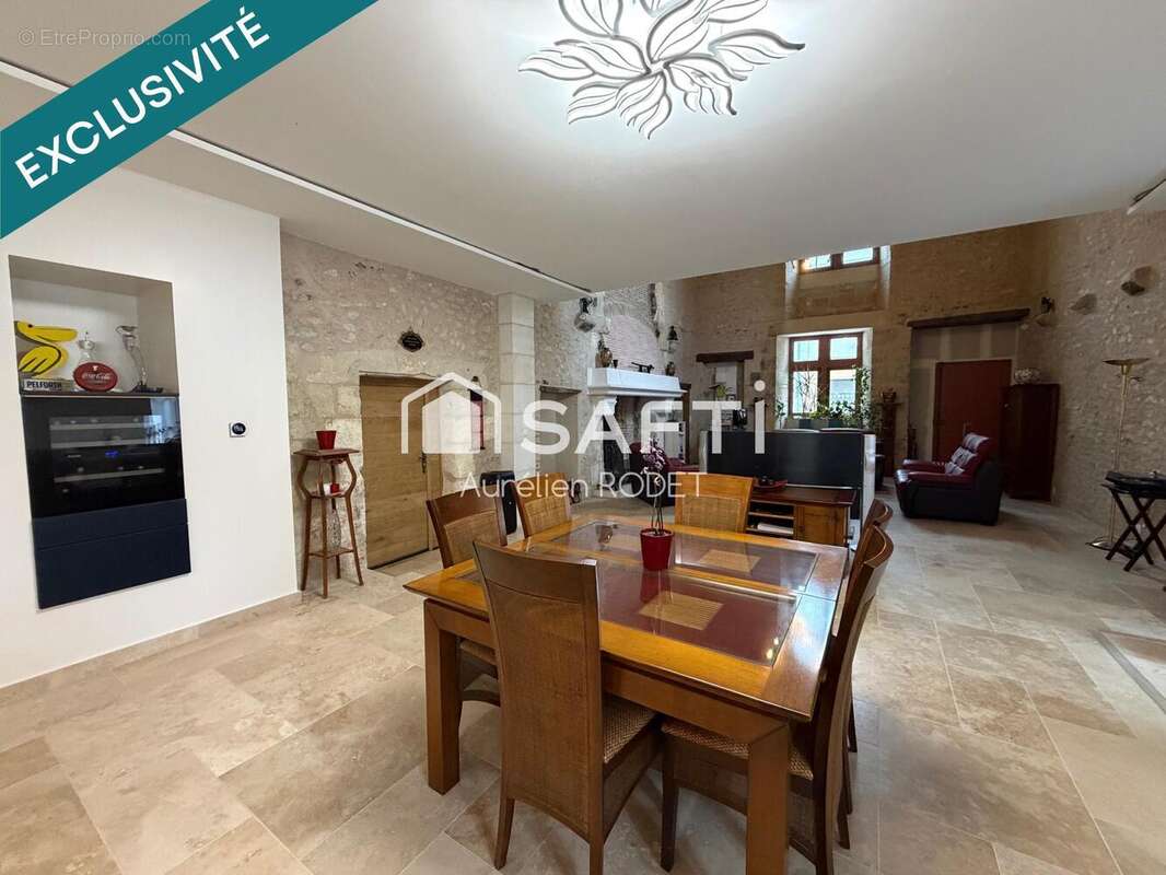 Maison 270 m² à Reuilly  - photo 8