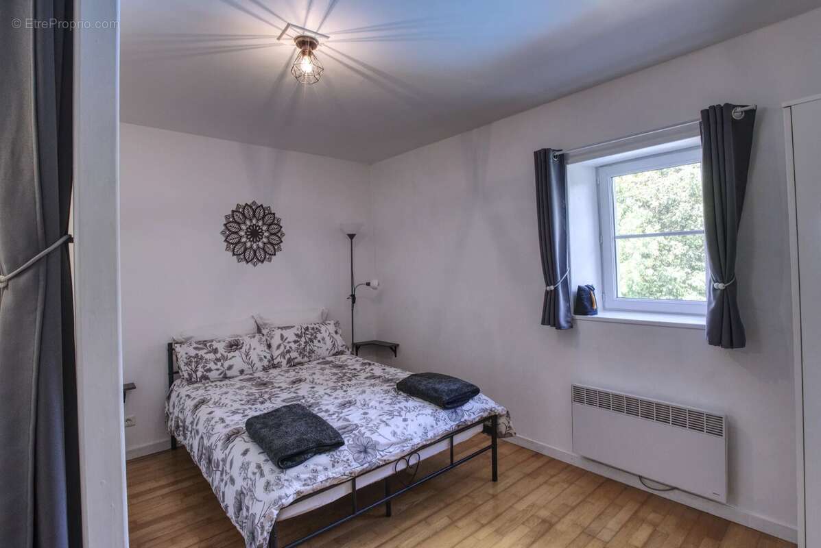 Maison en pierre spacieuse avec grand gîte (4/6 chambres) au cœur d’un village recherché - photo 9