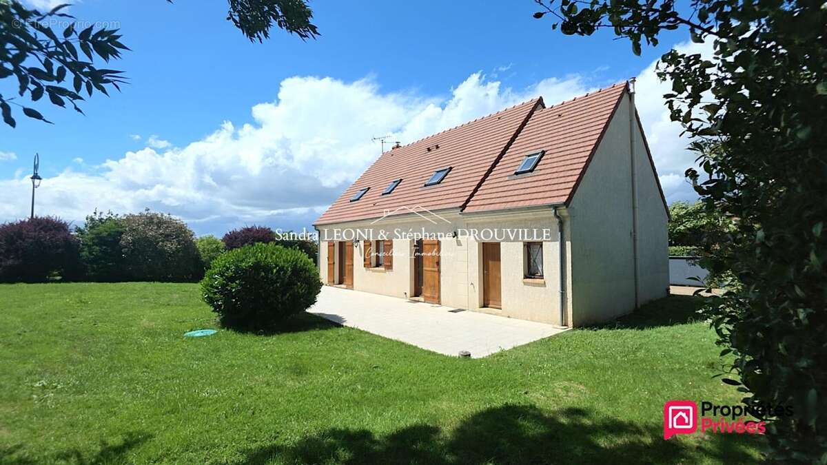 Maison à EPERNON