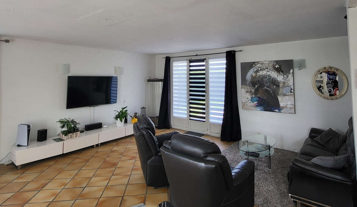 Maison à VILLETHIERRY