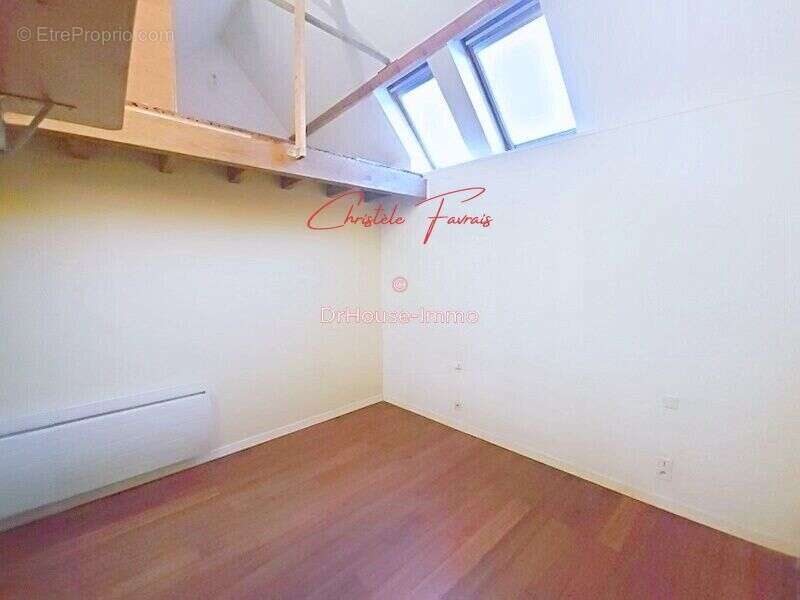 Maison à LOUVIGNE-DU-DESERT