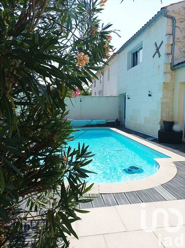 Photo 1 - Maison à SAINT-PORCHAIRE