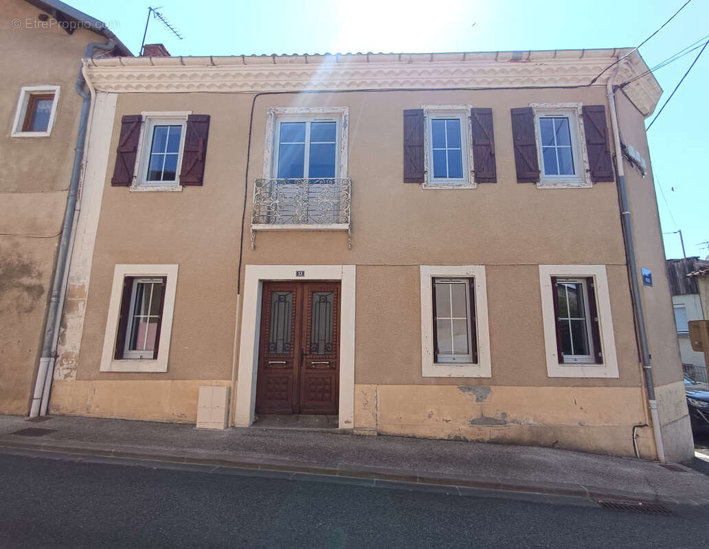 Maison de ville rénovée avec dépendance - photo 14