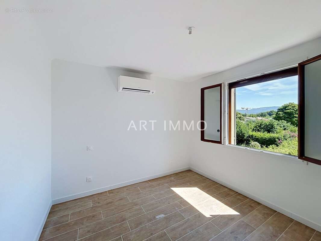 A vendre appartement trois chambres avec balcon. - photo 7