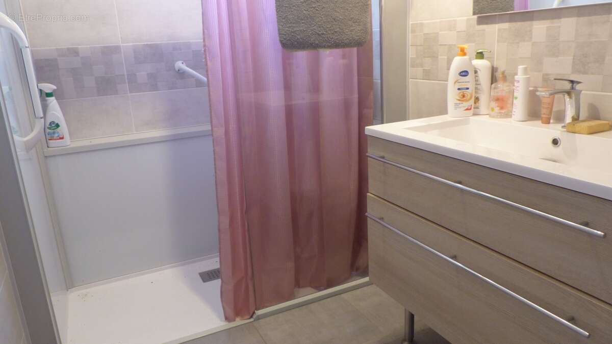 Dpt Deux Sèvres (79), à vendre proche de AIRVAULT maison P5, terrain 1335 m² - photo 5